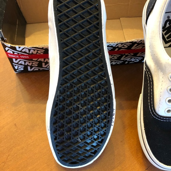 Vans - Picture 2 of 2
